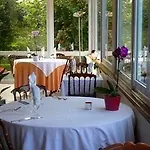 Le Clos De Mutigny Hotel 3*