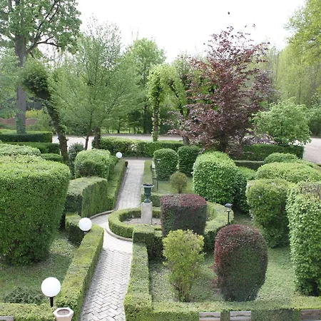 Отель Le Clos De Mutigny 3*