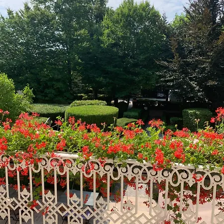 Le Clos De Mutigny Отель 3*