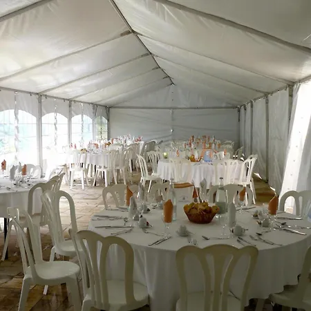 Le Clos De Mutigny 호텔 3*