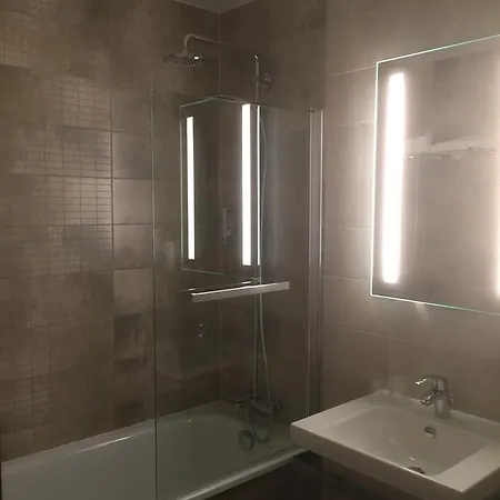 Le Clos De Mutigny Hotel